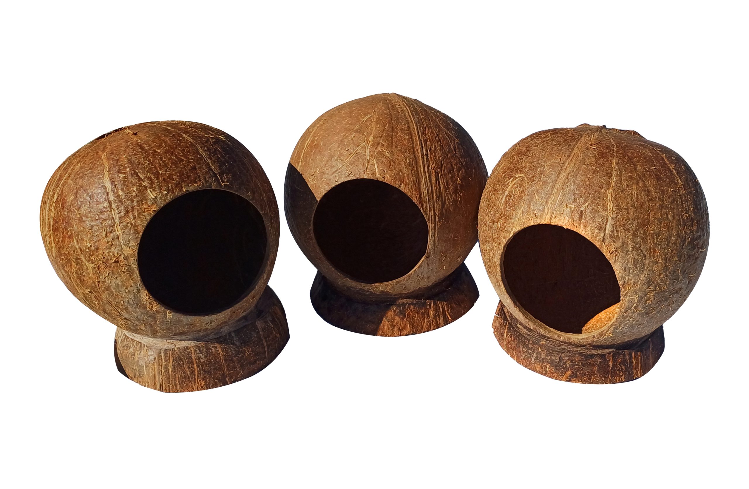 Domek kryjówka z całej łupiny orzecha kokosowego - obrazek 3