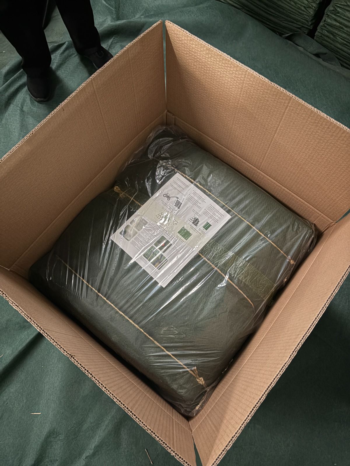 Fliz ochronny do okrywania bel słomy, siana, zboża, buraków 145g/m2, 6,15x12,5m karton - Изображение 2